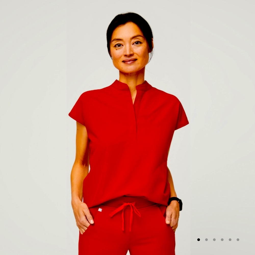 Figs Fionlite/ Awesome Red/ scrub set -small rafaela top, small yola pant
